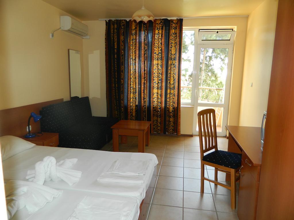 Family Hotel Privileg Slantchev Briag Chambre photo