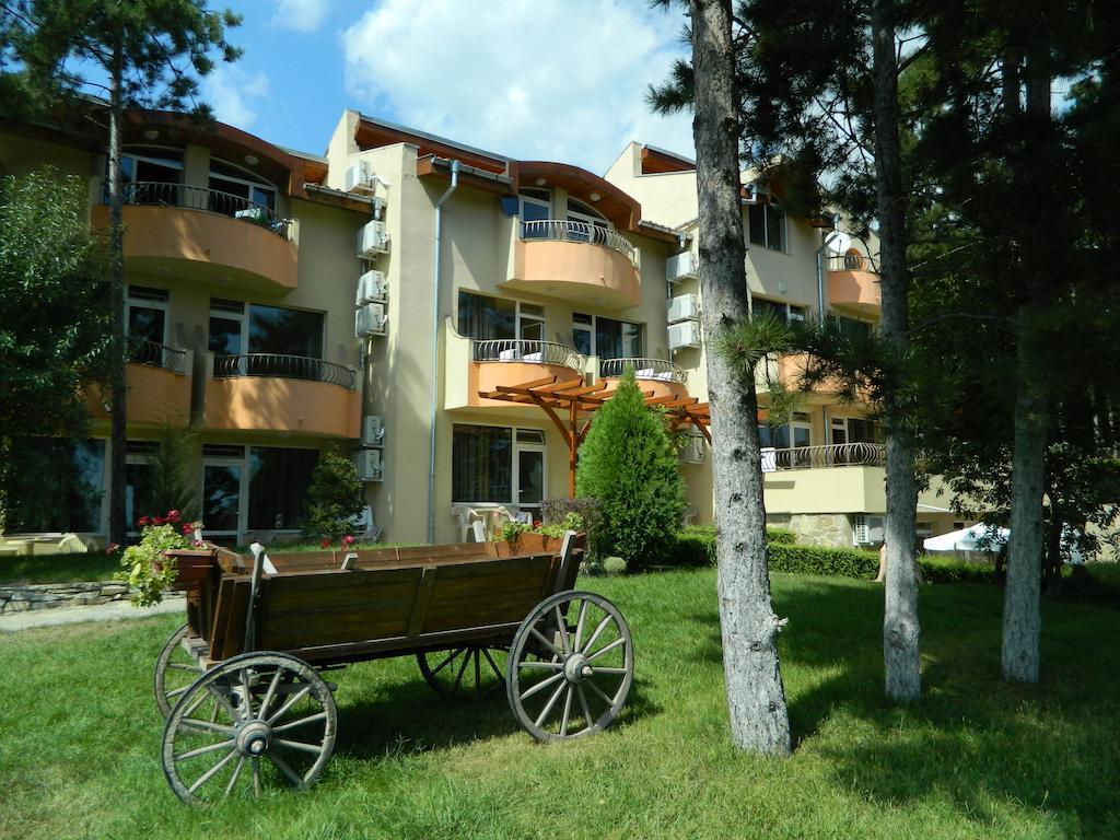 Family Hotel Privileg Slantchev Briag Extérieur photo
